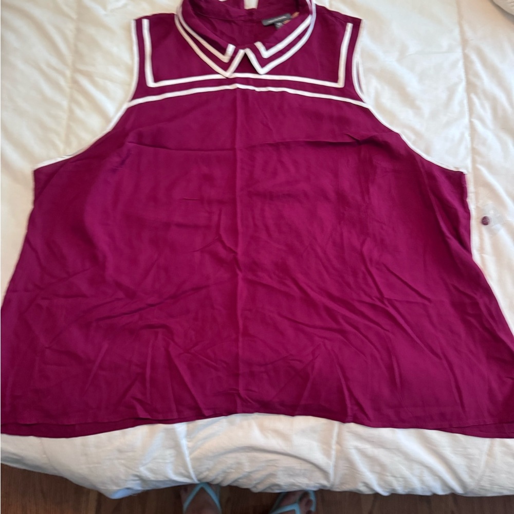 Women’s Sleeveless Burgundy Trim-Contrast Collared Blouse